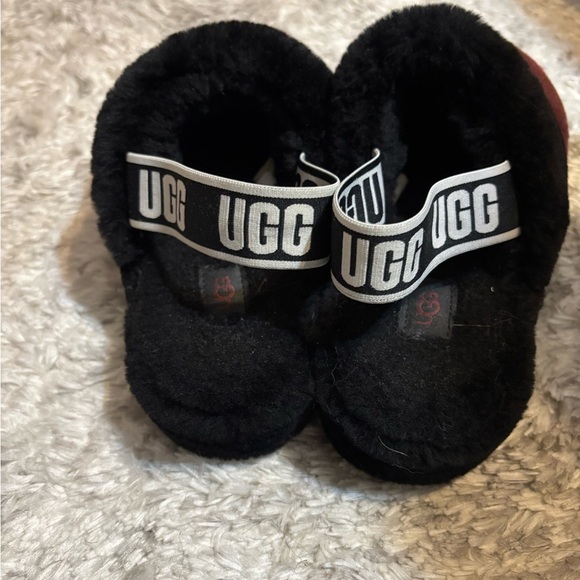 UGG Women's Black and Red Slippers Size 8 - Picture 3 of 7